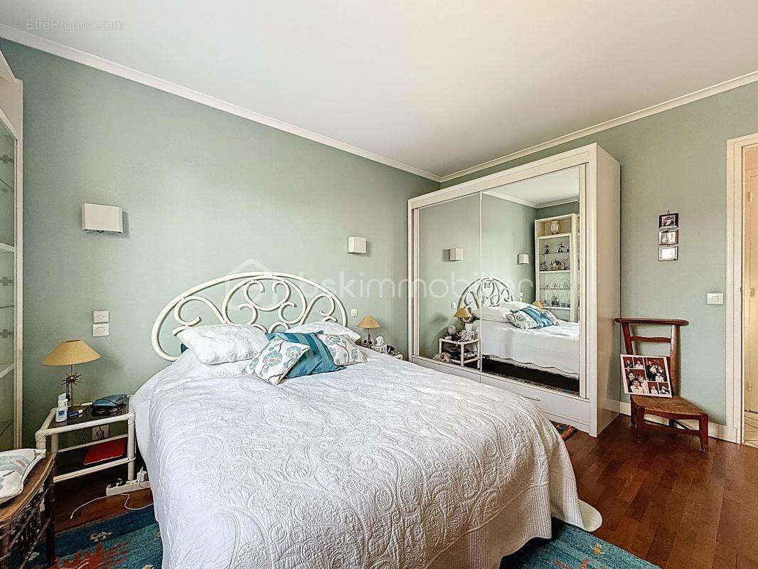 Maison familiale 11 pièces – Terrasse & jardin Ouest – 7 chambres + bureau – Garage - photo 13