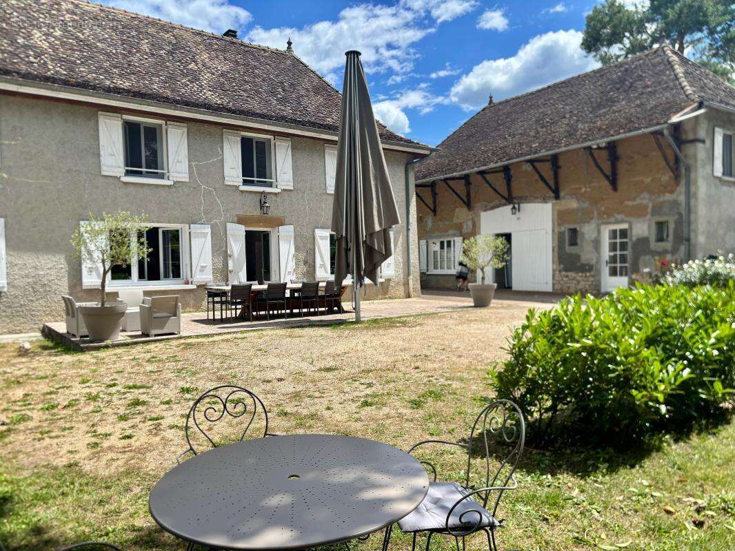 Maison à MORESTEL
