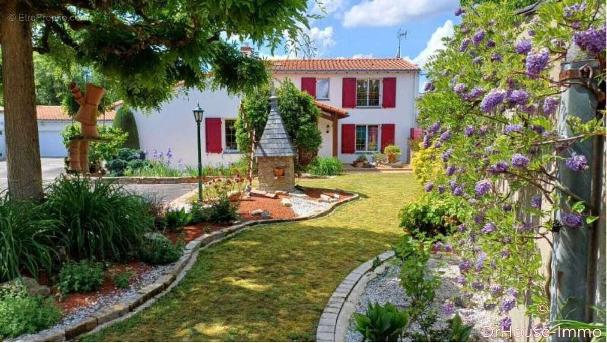 Maison à LEGE