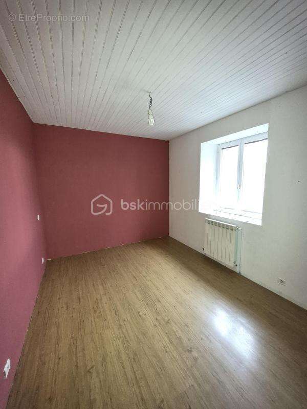 Maison à MARSAC-EN-LIVRADOIS