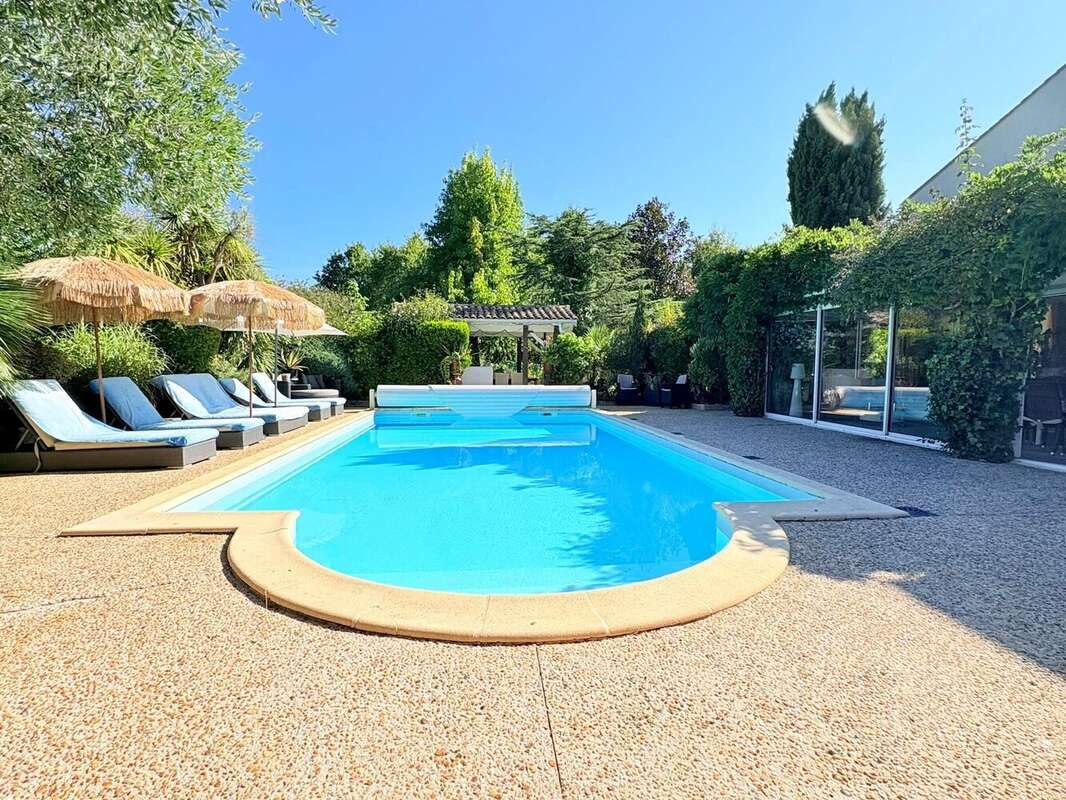 Maison à VENDAYS-MONTALIVET