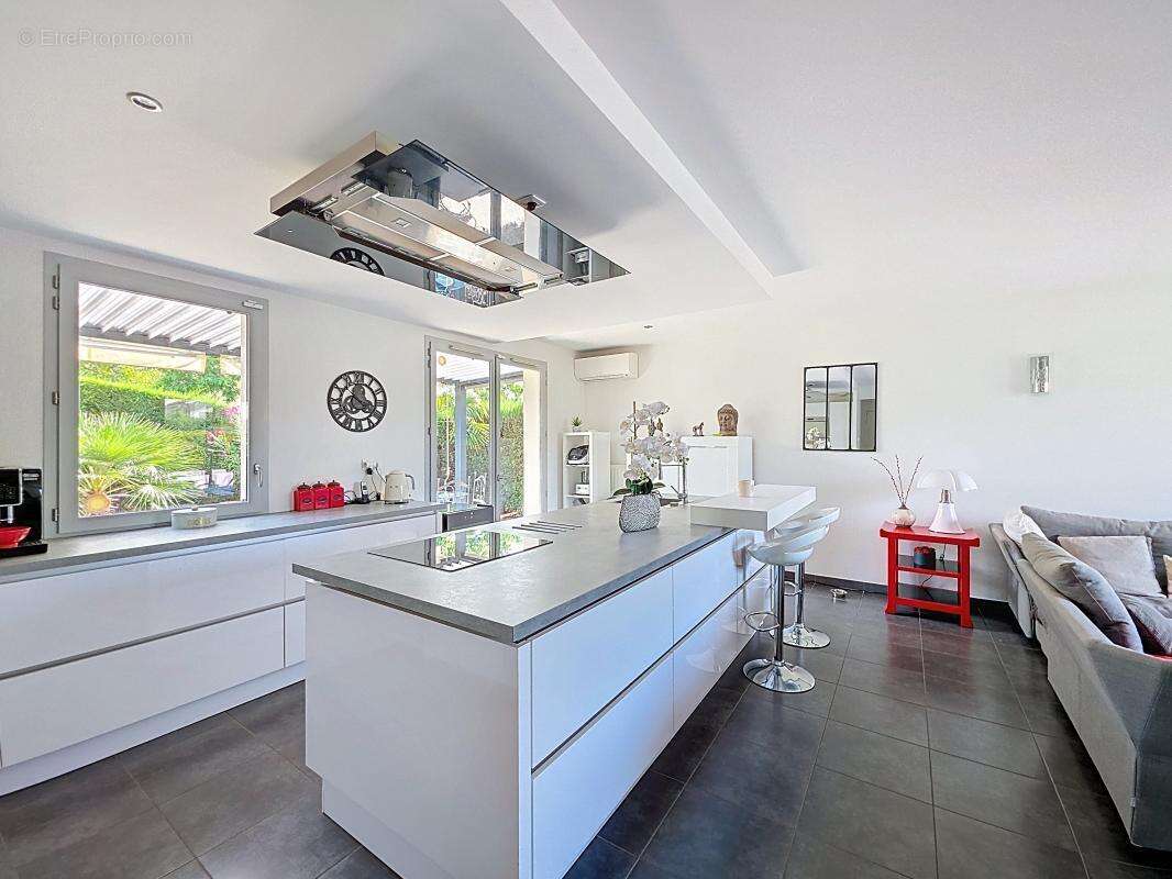 Maison à CHASSE-SUR-RHONE