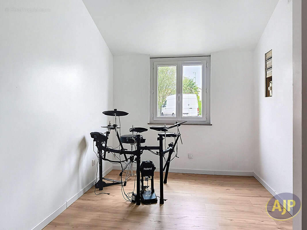 Maison à ROCHESERVIERE