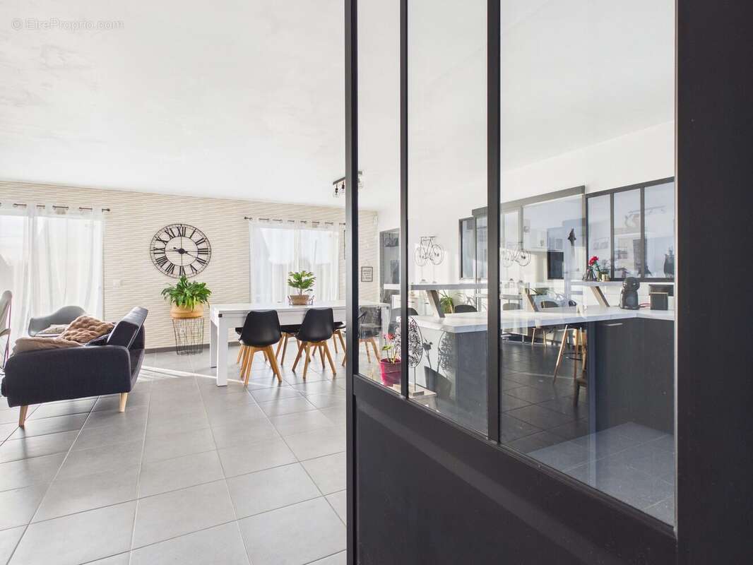 Maison à SAINT-POUANGE