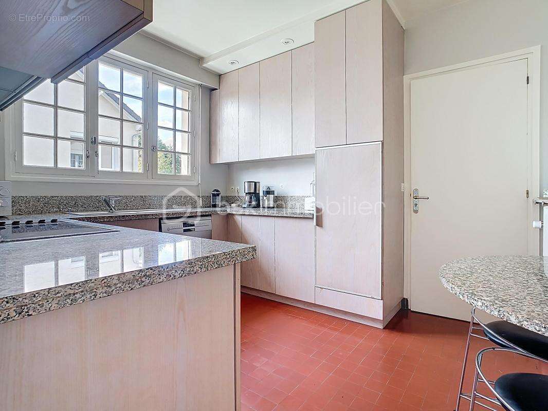 Maison à CHAMPS-SUR-MARNE