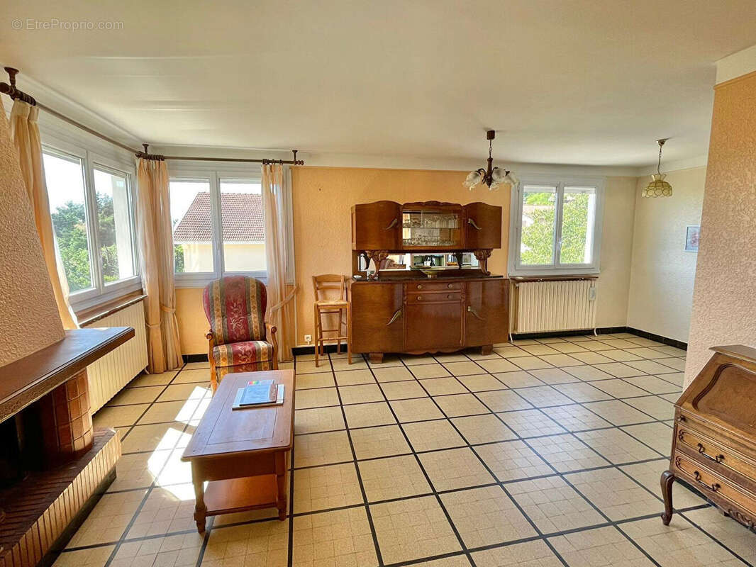 Maison à BOURGOIN-JALLIEU