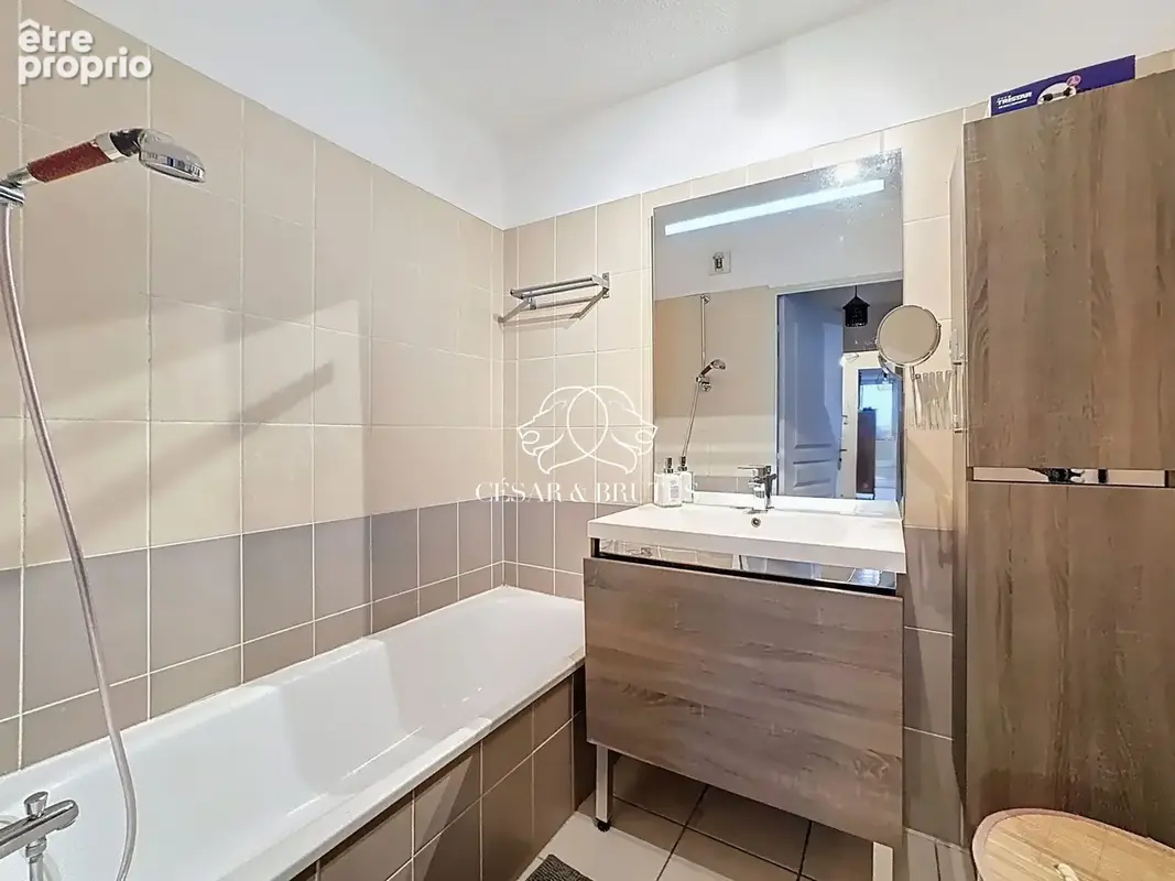 Appartement 4 pièces 80 m² à vendre à Venissieux (69200) - photo 8