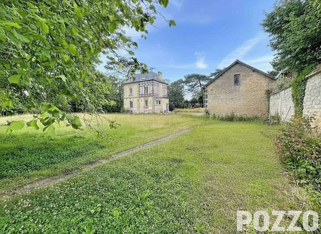 A vendre Maison de caractère  8 pièces terrain 2000 m2  Douvres-la-Délivrande 14440 - photo 11