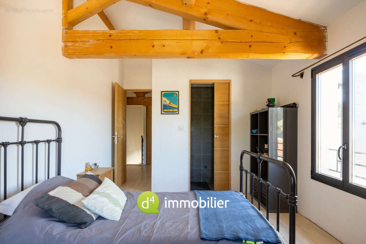 Maison à LA FARE-LES-OLIVIERS