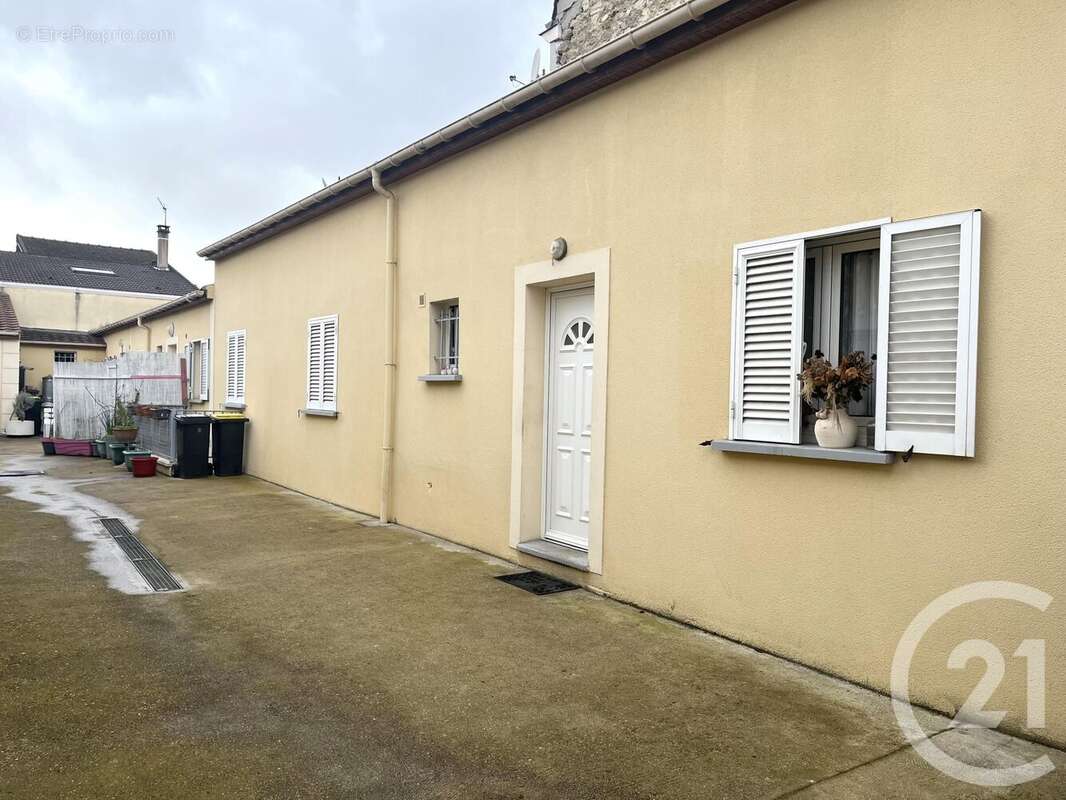 Appartement à SAINT-MAUR-DES-FOSSES