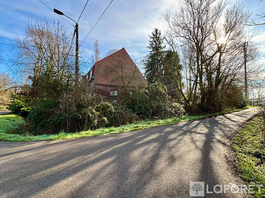 Maison à LA CHAPELLE-D'ARMENTIERES