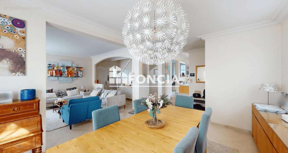 Meulière 8 pièces, 205 m² terrain 756 m² rare sur le marché ! - photo 6