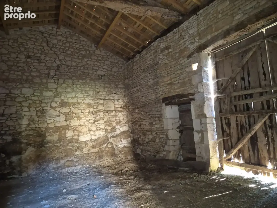 Corps de Ferme de 340 m2, avec plusieurs maisons indépendantes et 200 m2 de dépendances - photo 66