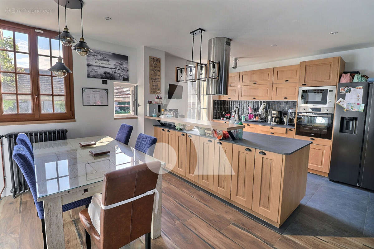 Maison à MERY-SUR-OISE