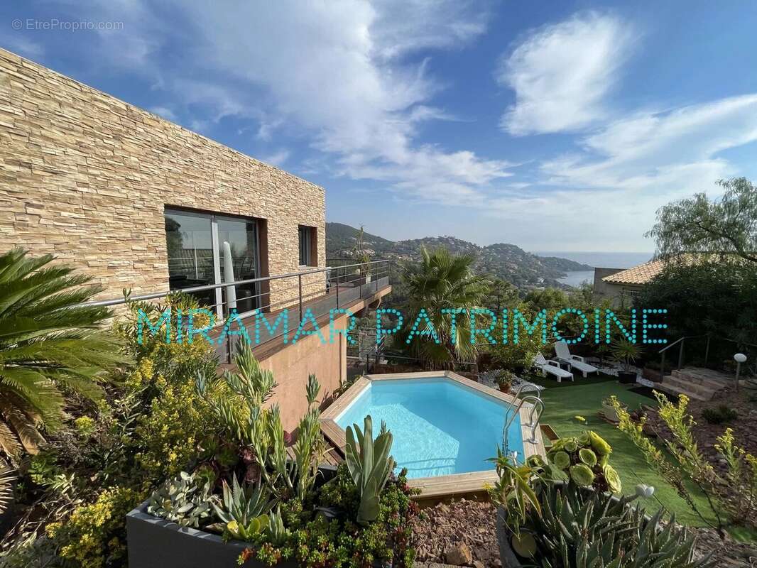 Maison à THEOULE-SUR-MER