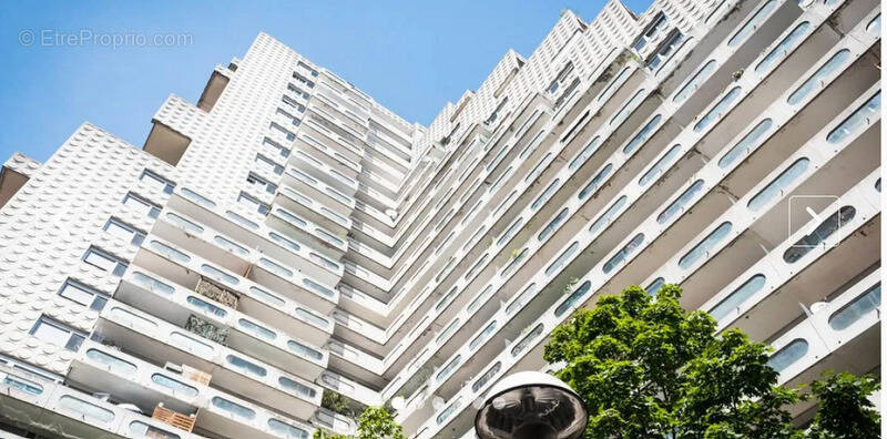 Appartement à COURBEVOIE
