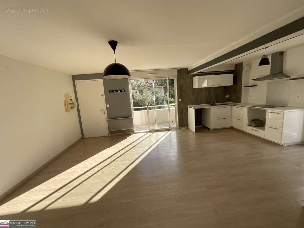 Appartement à BOUJAN-SUR-LIBRON