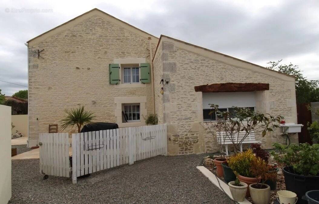Maison à BREUIL-LA-REORTE