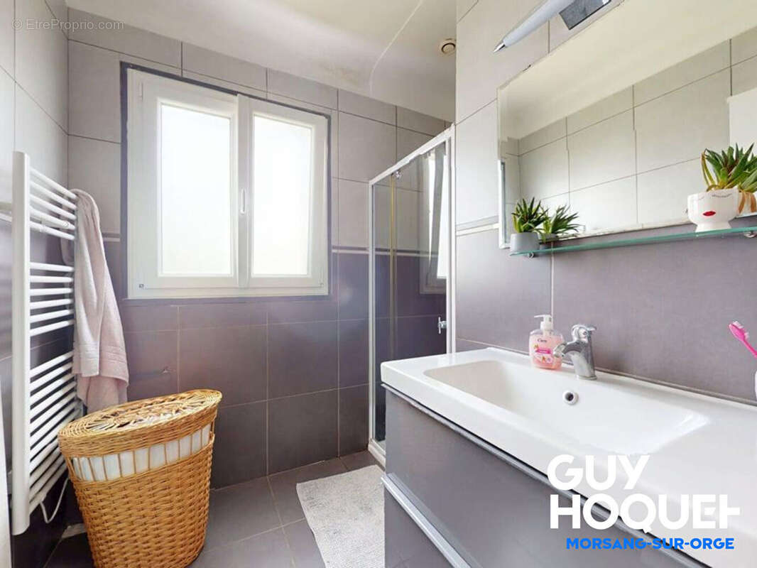 Maison à SAVIGNY-SUR-ORGE