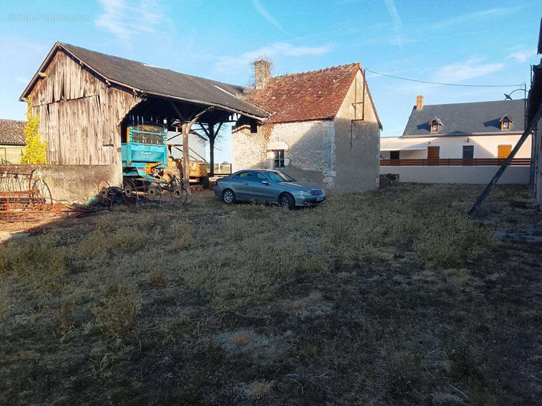 Corps de ferme Pouligny Saint Pierre 150 m2 - photo 12