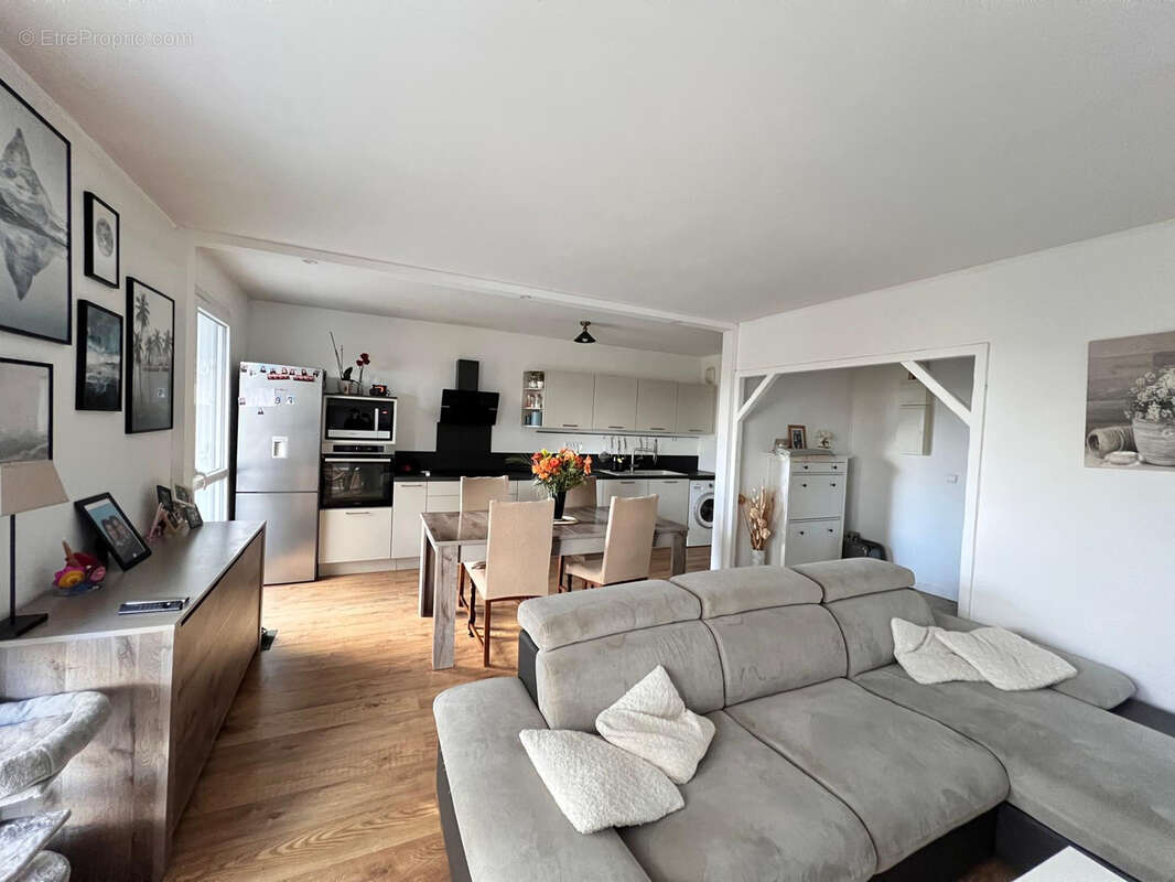 Appartement à VAUX-LE-PENIL