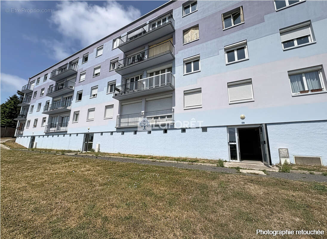 Appartement F4 avec balcon Vue mer et ville - photo 2