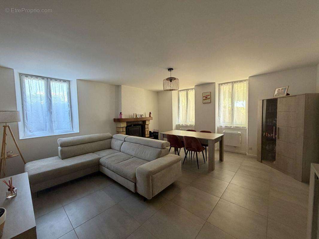 Maison 4 pièce(s) 114 m2 sur 2075m² - photo 3