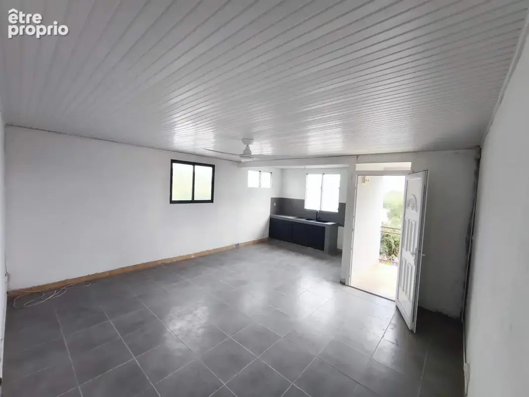 À vendre – appartement f3 de 90 m² à rénover – rivière-salée - photo 2