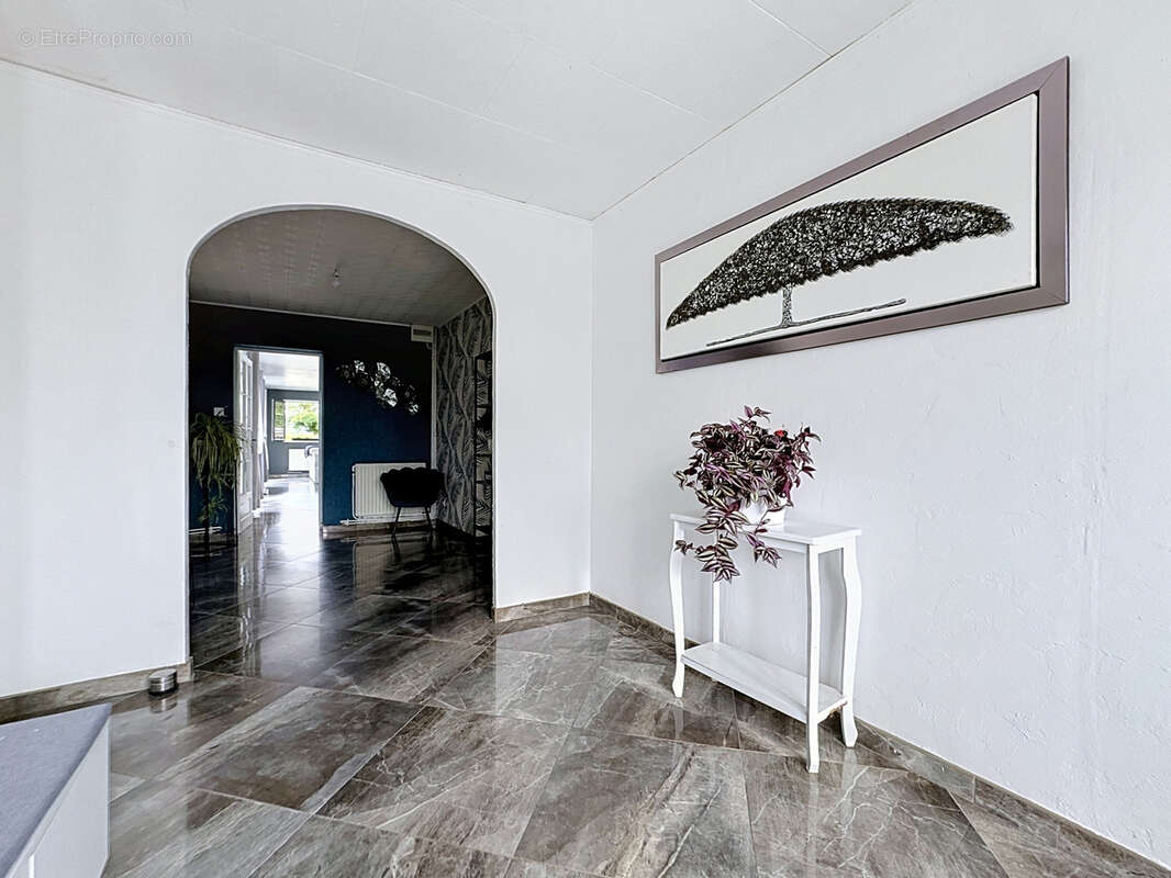 Maison individuelle semi plain pied 5 chambres CRESPIN - photo 7