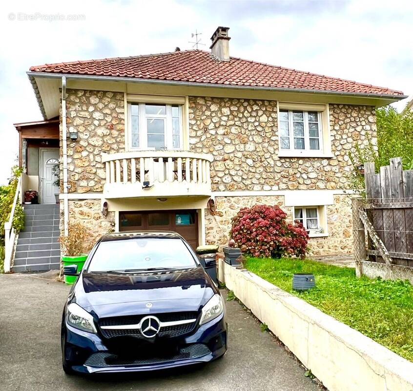 Maison à TOUSSUS-LE-NOBLE