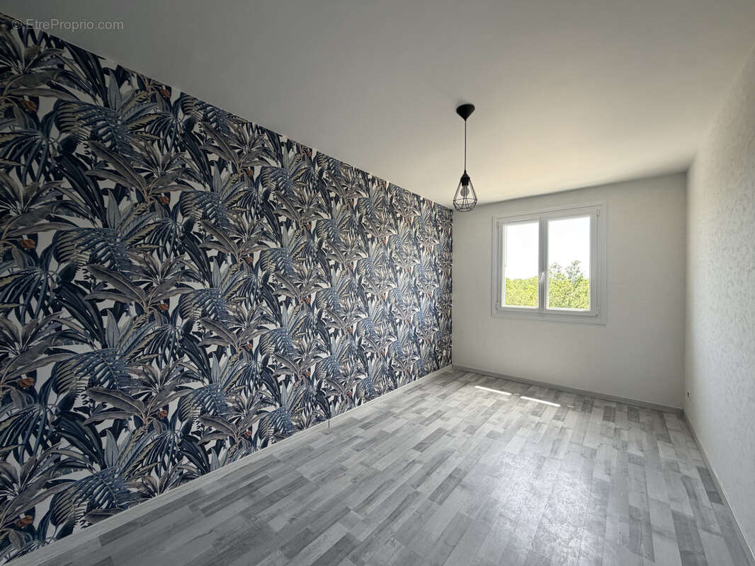 Appartement à SAINT-JULIEN-LES-VILLAS