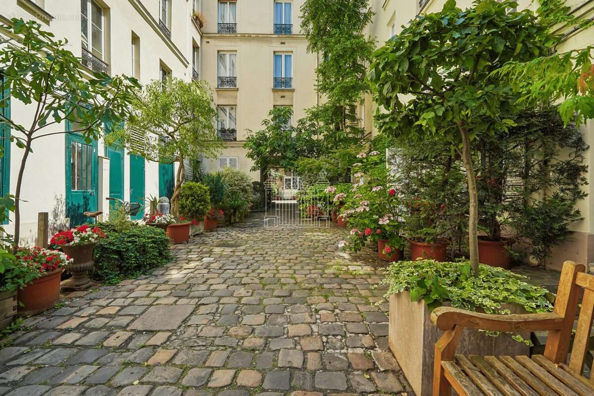 Appartement à PARIS-6E