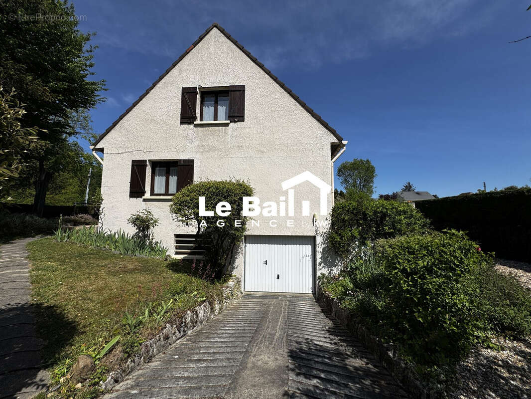 Maison 145 m² à Osny  - photo 8