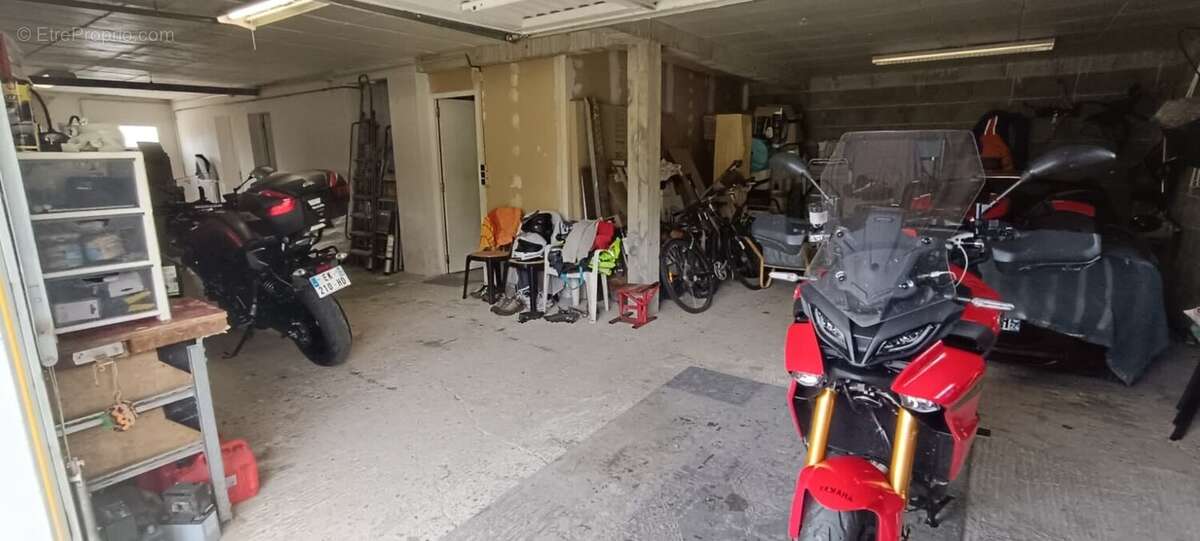 Maison à LA CHAPELLE-GONAGUET