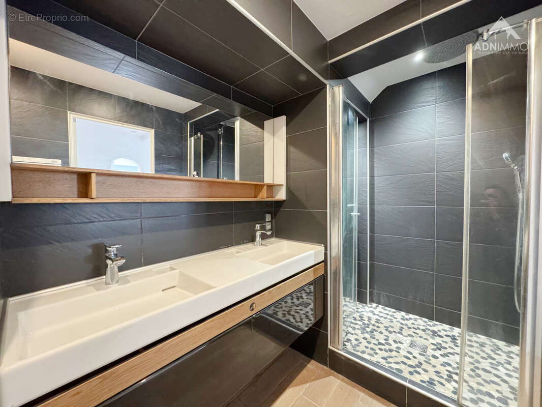 Appartement à SAINT-GENIS-POUILLY