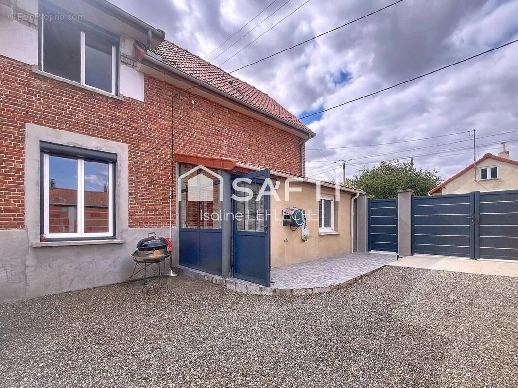 Photo 1 - Maison à COMBLES