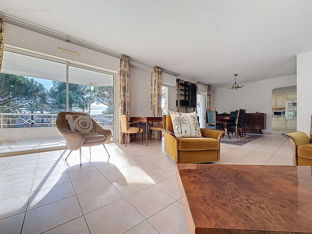 Appartement à SAINT-RAPHAEL