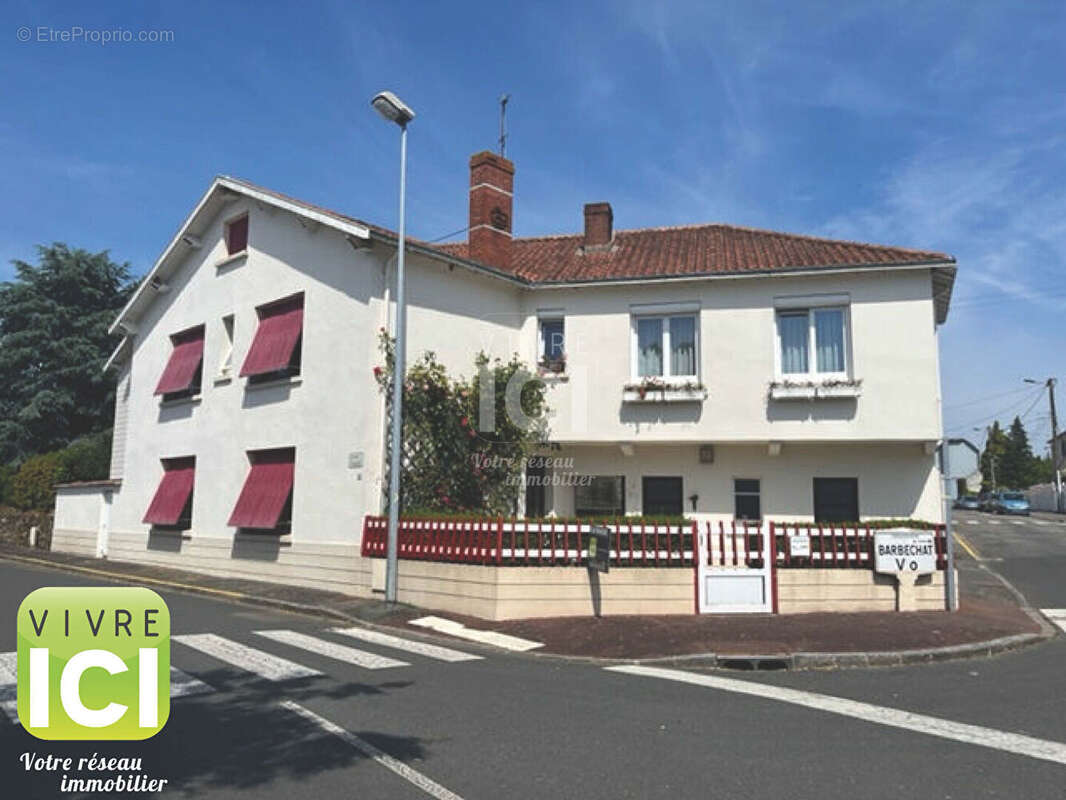 Maison à LA CHAPELLE-BASSE-MER