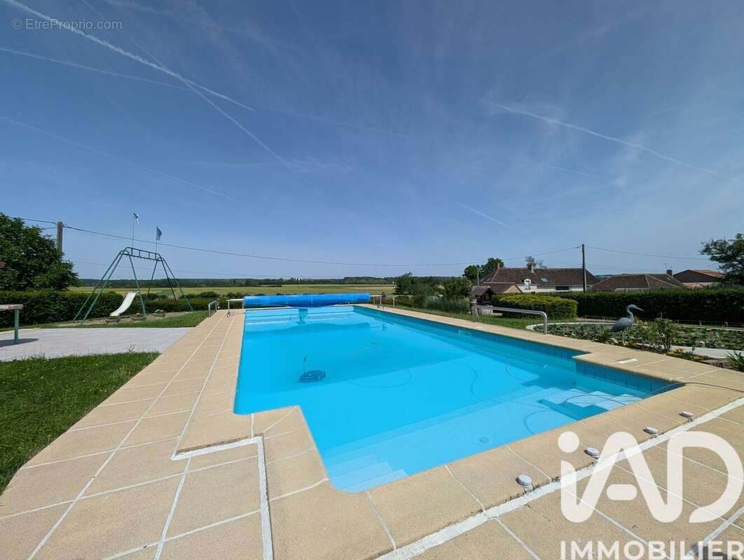 Maison 154 m² à Saint-Firmin-Des-Pres  - photo 3