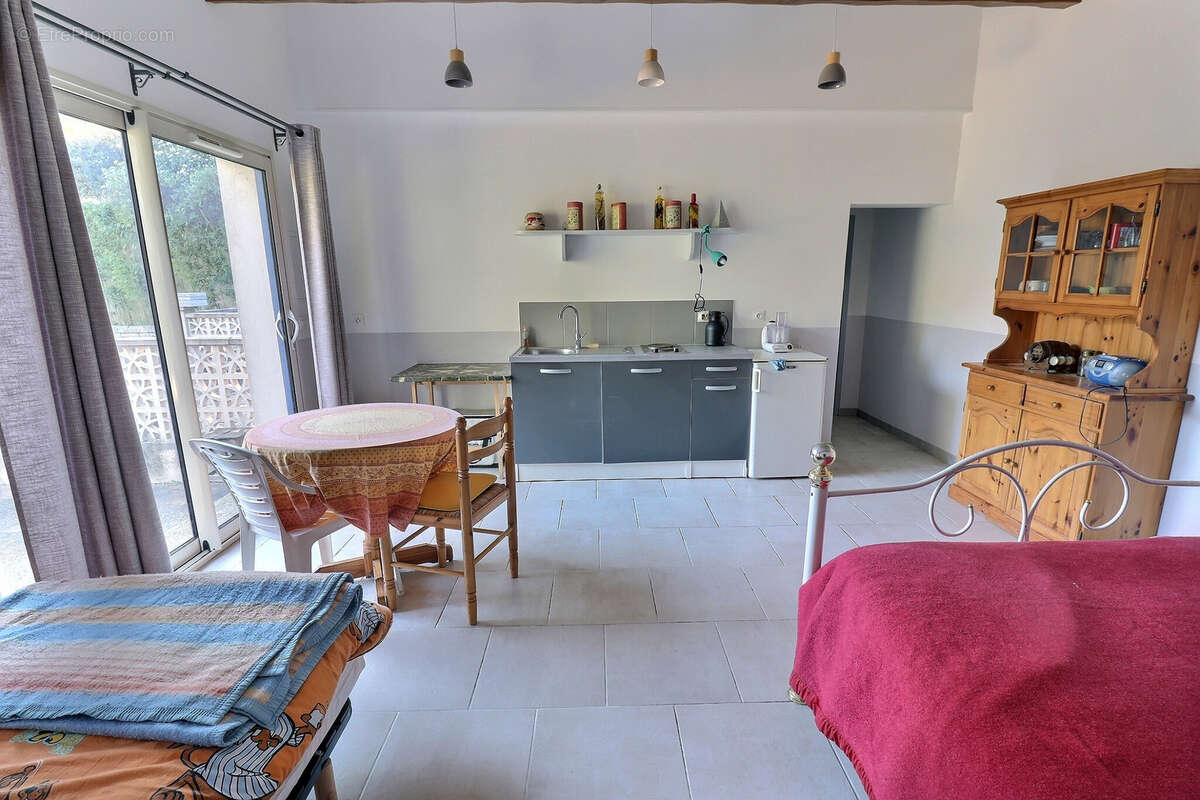 Maison à SAINT-BAUZILLE-DE-MONTMEL