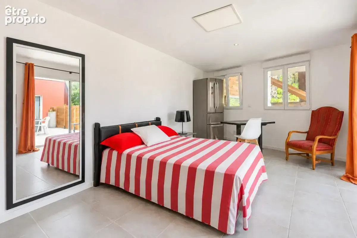 Plaissan (34230) – ensemble immobilier – 5 appartements – terrain 1 055 m² – piscine – potentiel locatif - photo 9