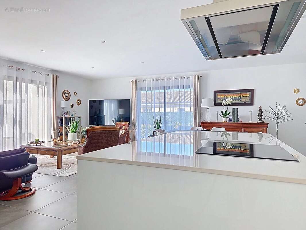 Maison à PARENTIS-EN-BORN