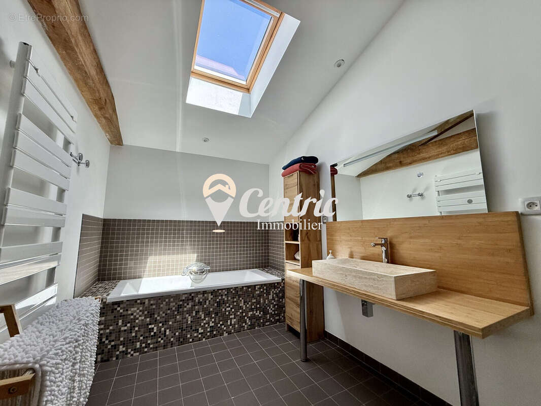 Maison 282 m² à Cersay  - photo 9
