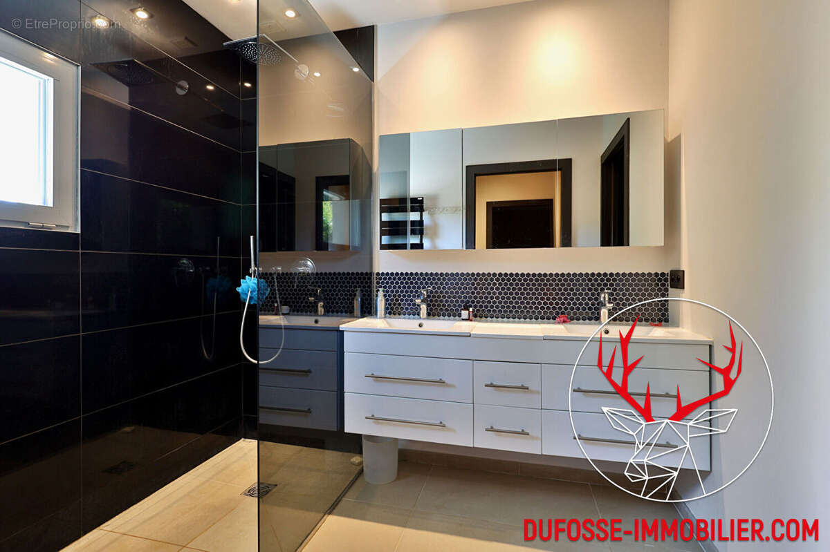 Maison à CHARBONNIERES-LES-BAINS