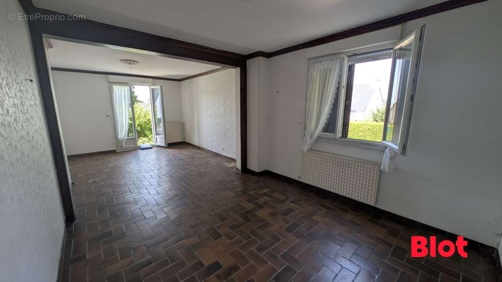 Maison à TRELIVAN