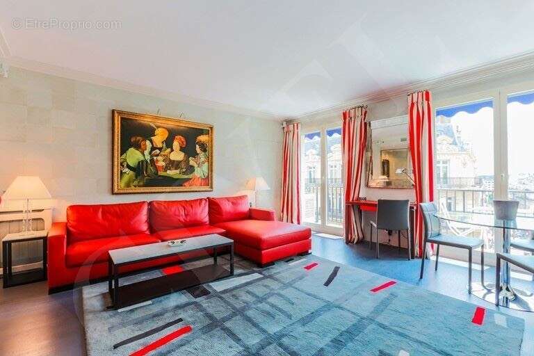 Appartement à PARIS-8E