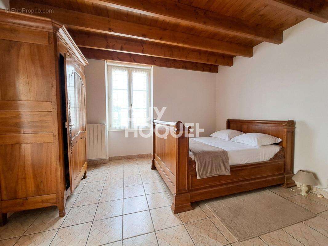 Maison à SURGERES