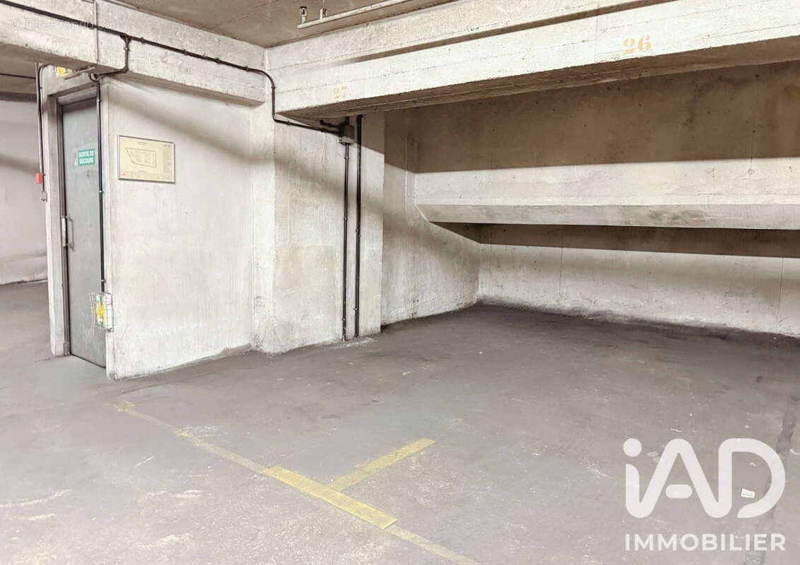 Photo 4 - Parking à PARIS-9E