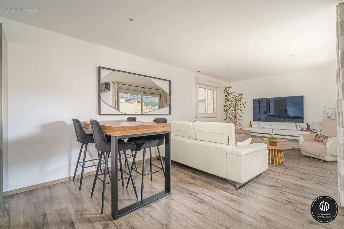 Appartement à MARSEILLE-8E