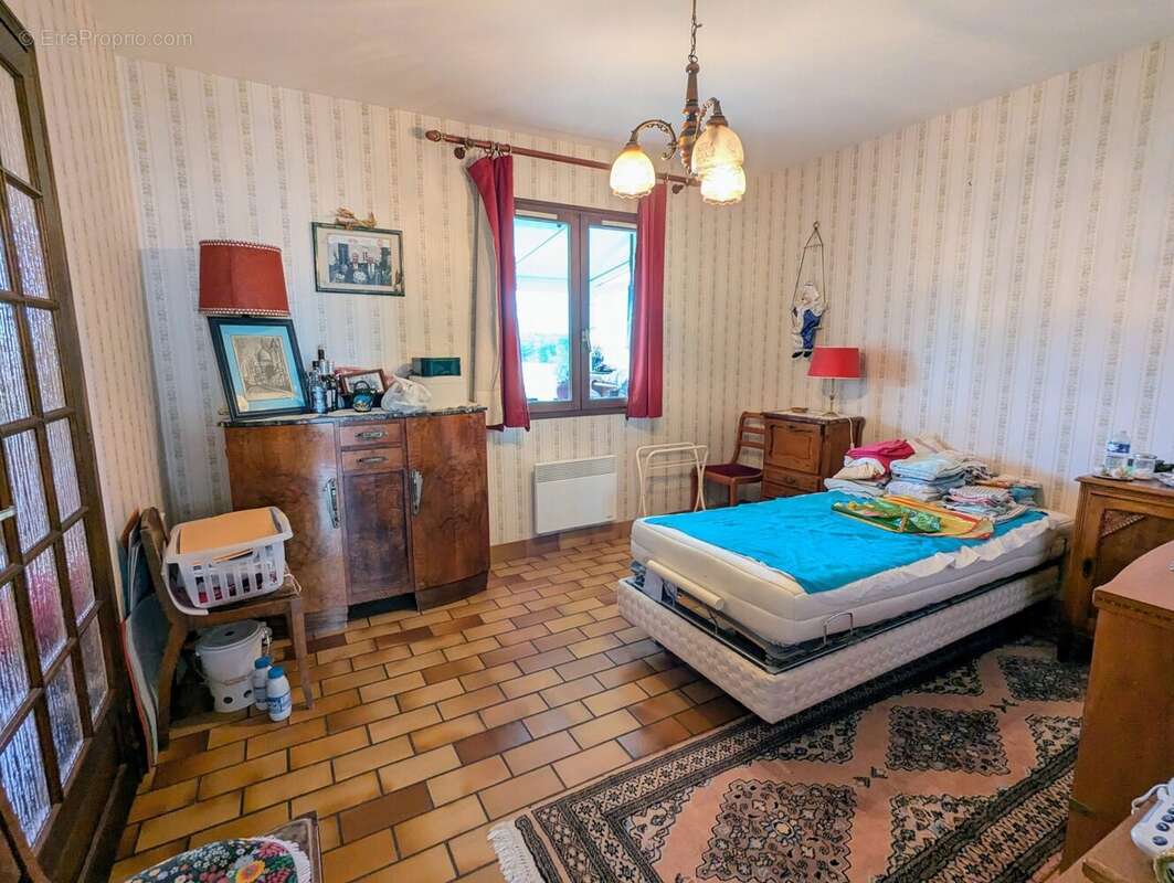 chambre 1 (rez-de-chaussée) - Maison à GRANDCAMP-MAISY